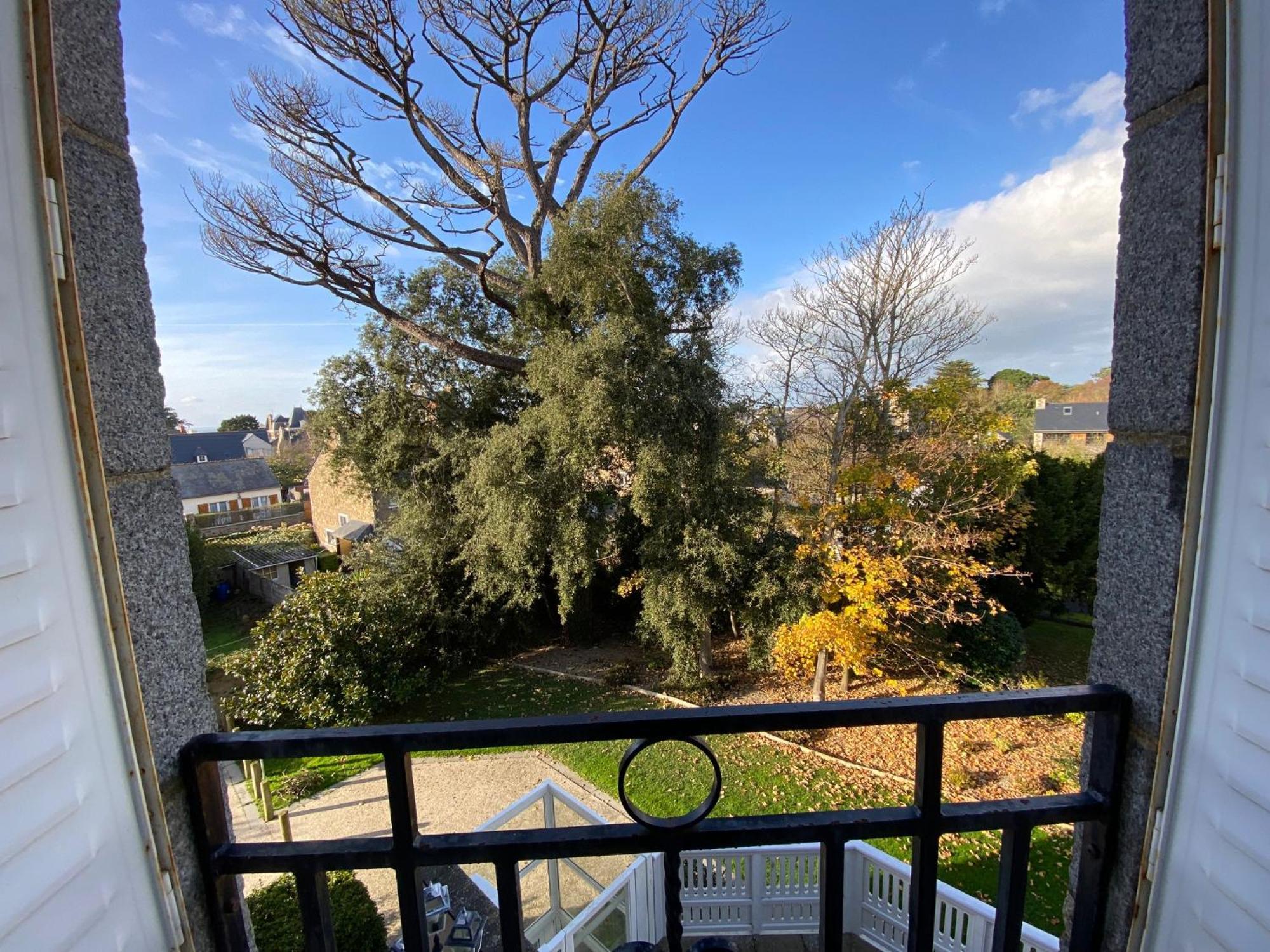 Manoir Le Castel & Beaumaris Apartment